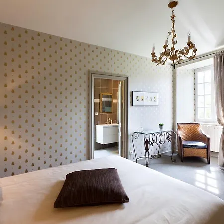 A L'ombre Du Chateau Guest house