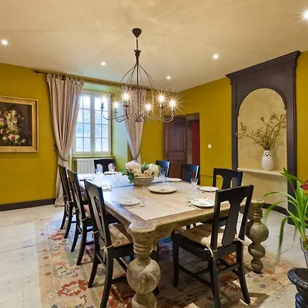 A L'ombre Du Chateau Guest house
